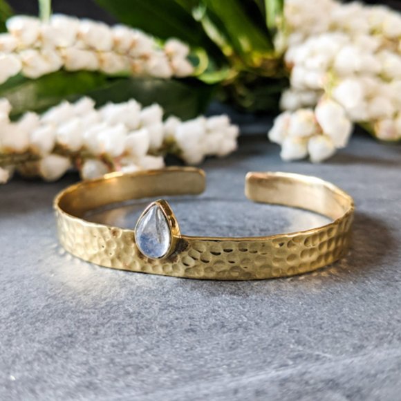 Baizaar Jewelry - 🌟LAST 1🌟NWT Baizaar Moonstone Hammered Brass Cuff